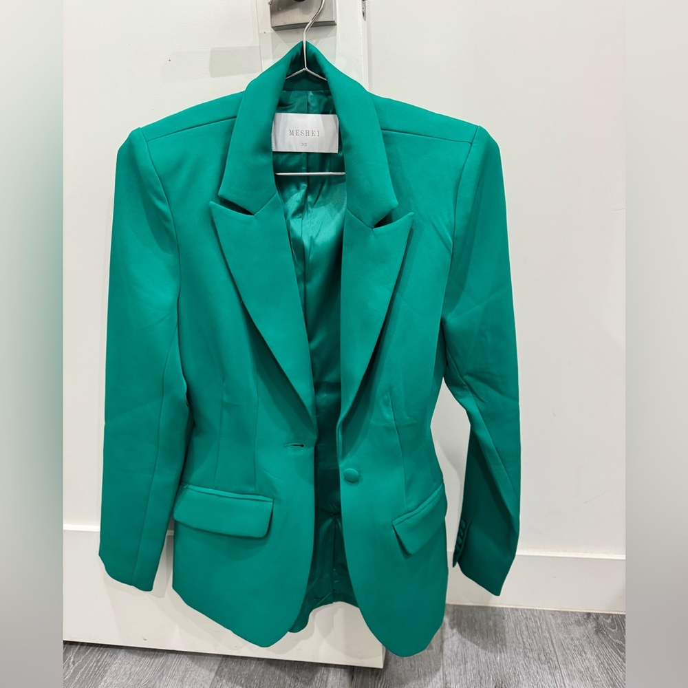 Suit blazer from Meshki